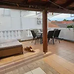 Stone Three Bedroom House With Rooftop Terrace Ferienhaus