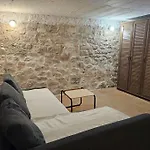 Ferienhaus Stone Three Bedroom House With Rooftop Terrace
