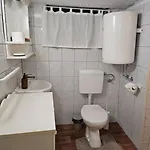 Stone Three Bedroom House With Rooftop Terrace Ferienhaus Jezera