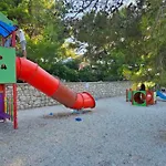 Stone Three Bedroom House With Rooftop Terrace Ferienhaus Jezera