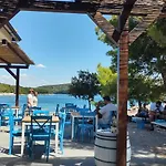 Stone Three Bedroom House With Rooftop Terrace Ferienhaus *