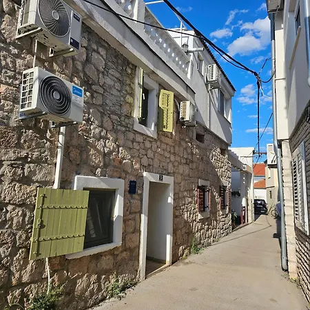 Feriehus Stone Three Bedroom House With Rooftop Terrace Jezera