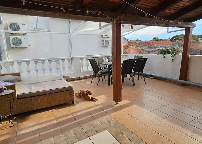 Stone Three Bedroom House With Rooftop Terrace Feriehus