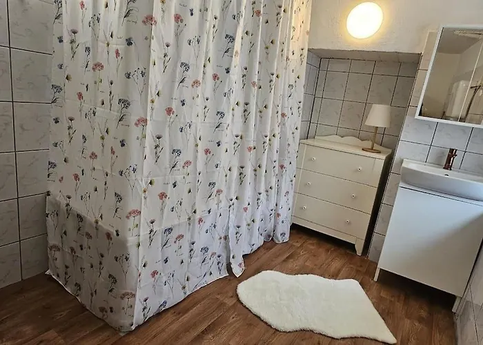 Feriehus Stone Three Bedroom House With Rooftop Terrace *