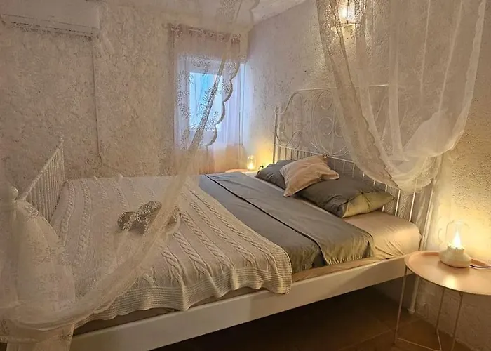 Stone Three Bedroom House With Rooftop Terrace Feriehus Jezera