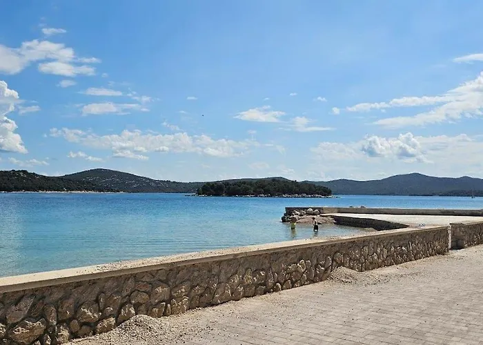 Stone Three Bedroom House With Rooftop Terrace Jezera