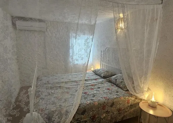 Stone Three Bedroom House With Rooftop Terrace Vakantiehuis