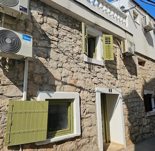 Feriehus Stone Three Bedroom House With Rooftop Terrace Jezera