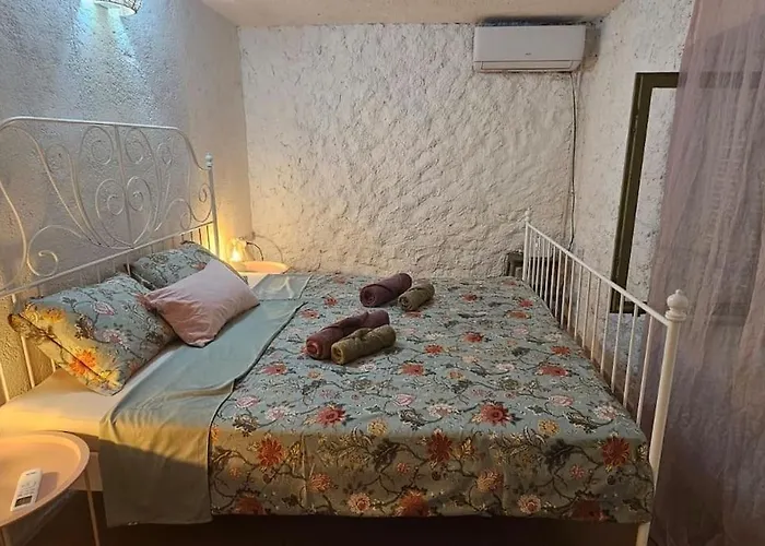 Feriehus Stone Three Bedroom House With Rooftop Terrace Jezera