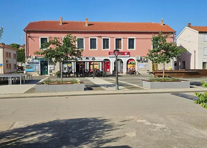 Stone Three Bedroom House With Rooftop Terrace Vakantiehuis