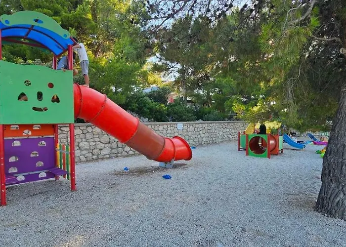 Stone Three Bedroom House With Rooftop Terrace Feriehus Jezera